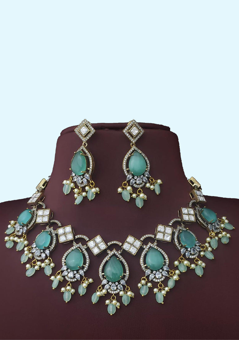 Victoria Necklace Neckpiece With Earring Set