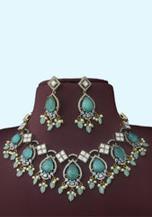 Victoria Necklace Neckpiece With Earring Set